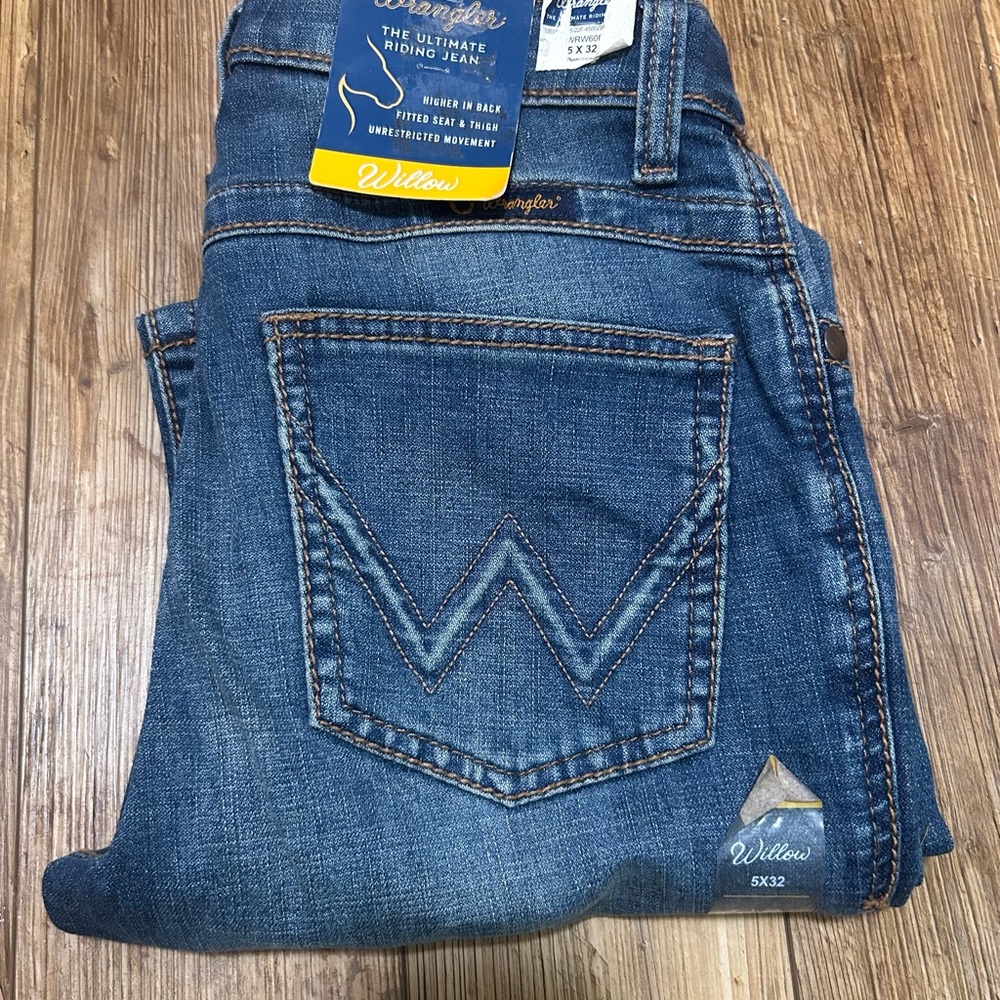 Women’s wrangler ultimate riding Jean mid rise boot cut